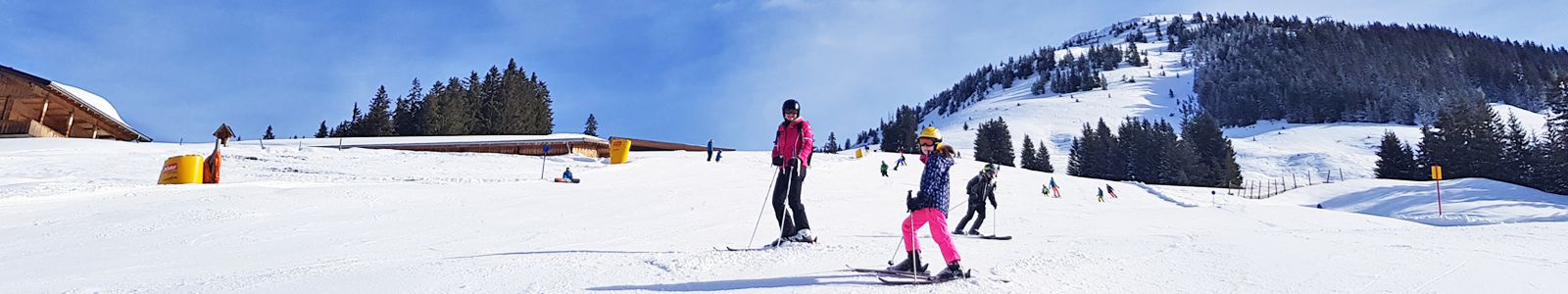 skiers op de piste
