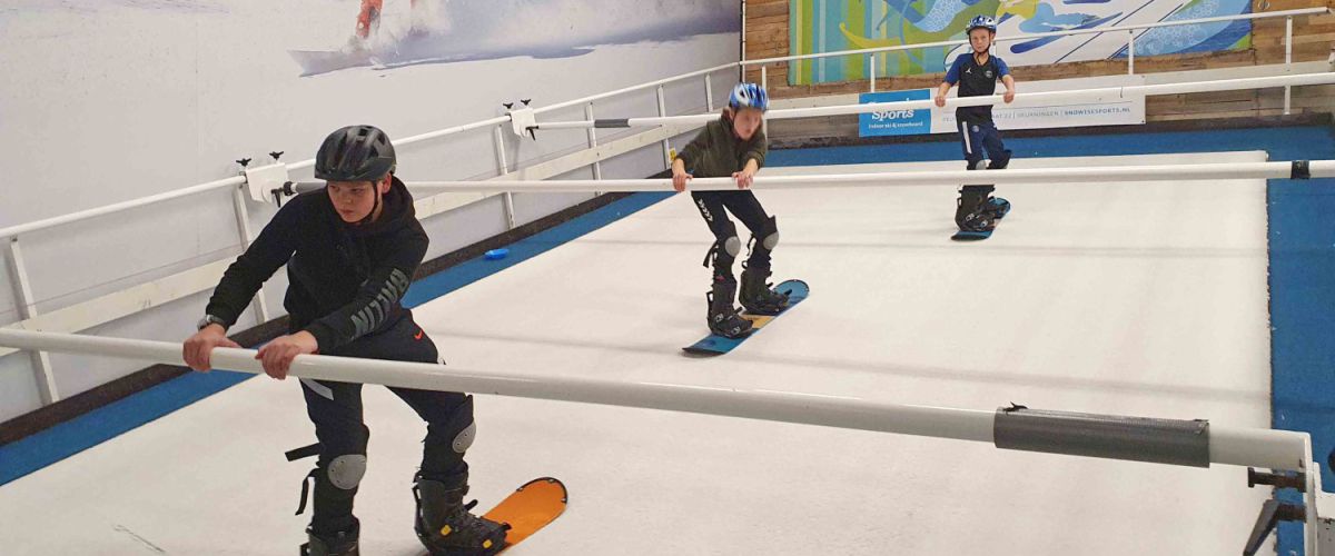 Indoor skiles bij snowwise in Deurningen